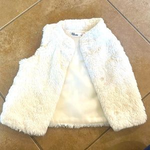 White faux fur vest 2T
